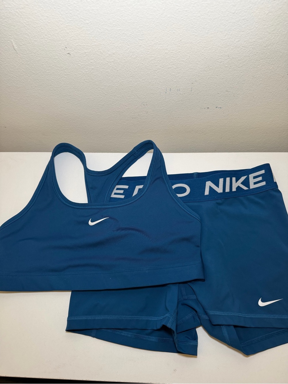Nike Pro Set